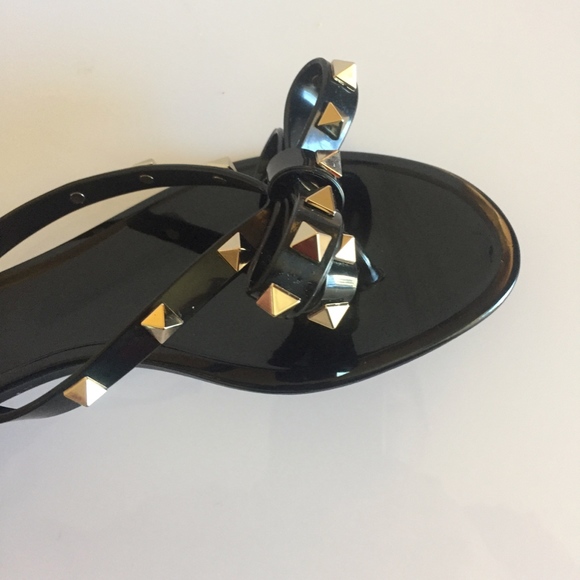 Valentino Garavani Rockstud PVC Flip Flop Thong - Picture 5 of 8